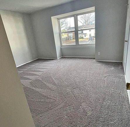 5th image of 4518 Greenwood Dr