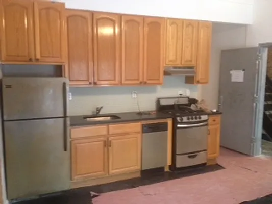 Rented by Realty 2000 Associates Ltd | media 23