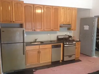 Rented by Realty 2000 Associates Ltd