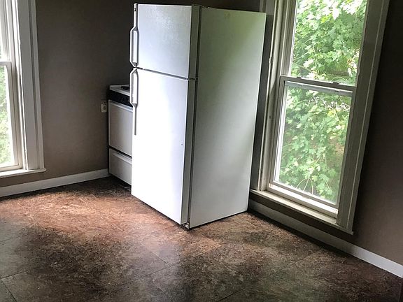 2nd image of 15 Volney St #6