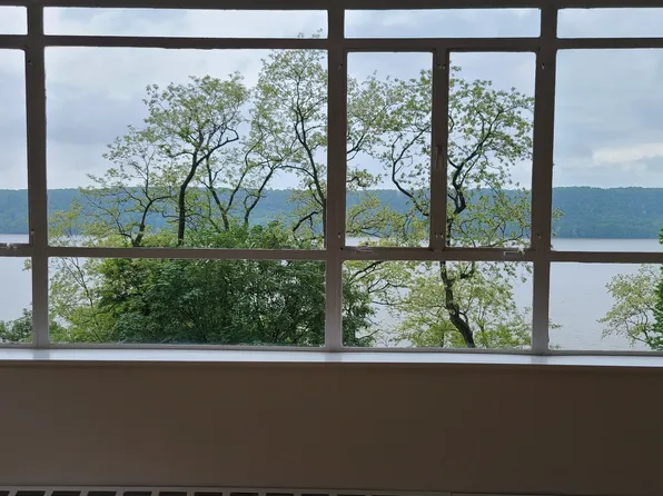 2727 Palisade Avenue image 5 of 25