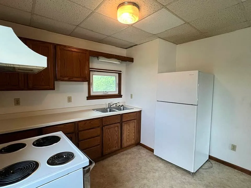 313 N Union St. Dodgeville - 3 — Photo 4