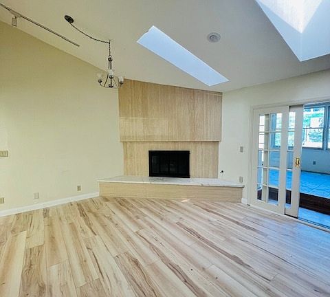 4th image of 2441 Dresden Pl
