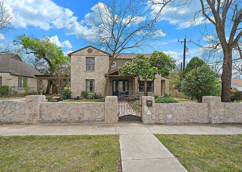 1st image of 2068 W Mistletoe Ave