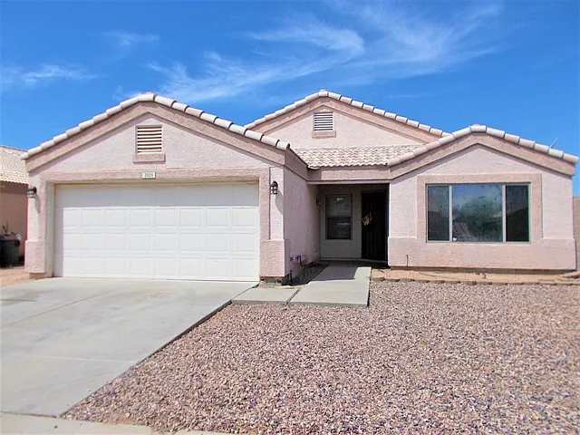 3324 N 83rd Dr — Photo 1