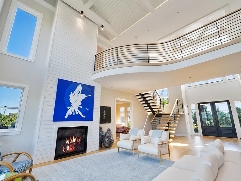 102 Dune Rd — Photo 14