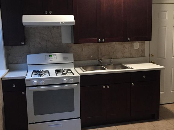4th image of 830 W Sunnyside Ave APT 2S