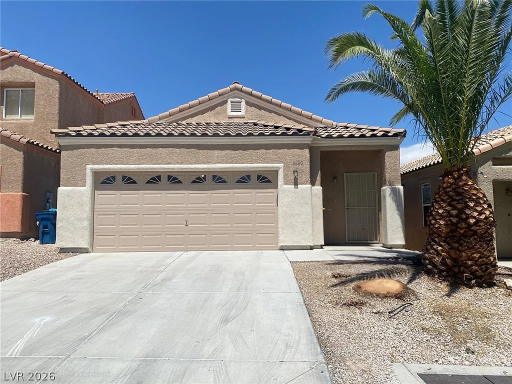 3 bed, 2.0 bath, 1367 sqft, $1,895 — Photo 1