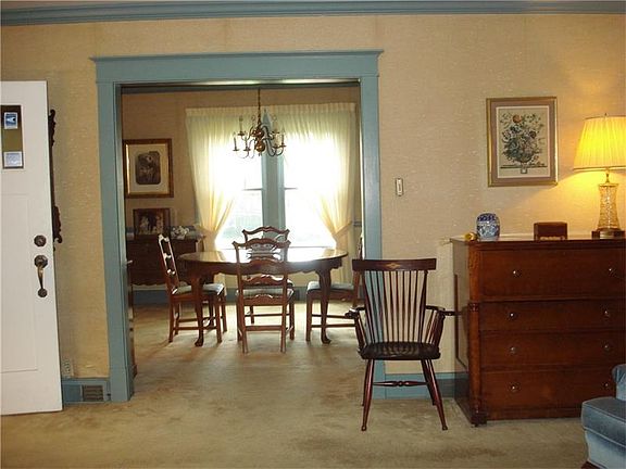 5th image of 365 Riverview Dr