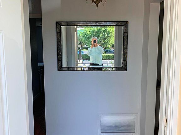 5th image of 19 Colonial Club Dr APT 202