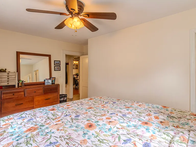 78 Governor Winthrop Rd — Photo 14