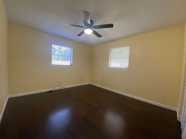 535 Olive St — Photo 11