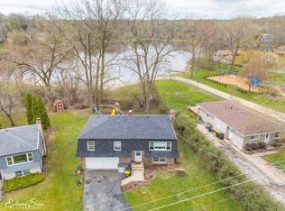 355 Council Trl, Lake In The Hills, IL 60156