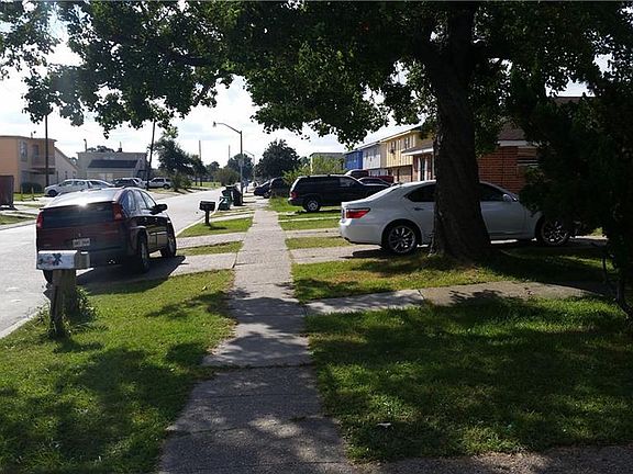 4th image of 1000-02 Orange Blossom Ln