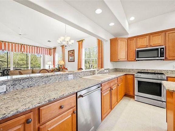 3rd image of 7845 Hawthorne Dr Unit 904
