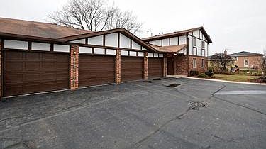 3rd image of 5048 W 122nd St APT 2B