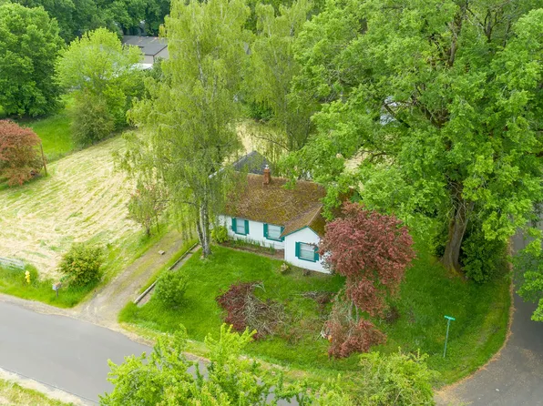 6614 NE Alder St, Hillsboro, OR 97124