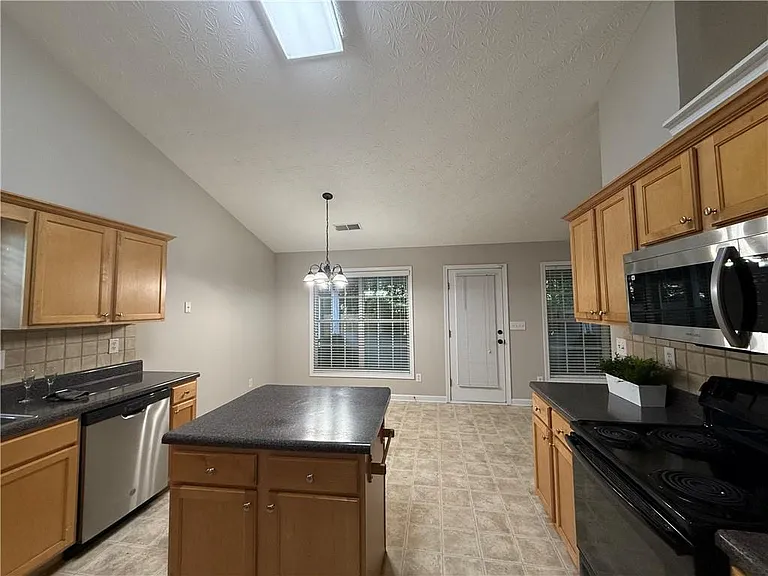 1118 Low Water Way — Photo 4