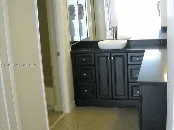 5th image of 6039 Collins Ave APT 732