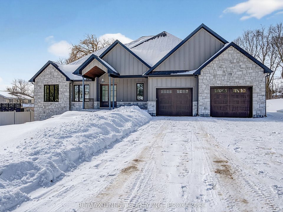 1st image of 371 Maple Ridge Dr