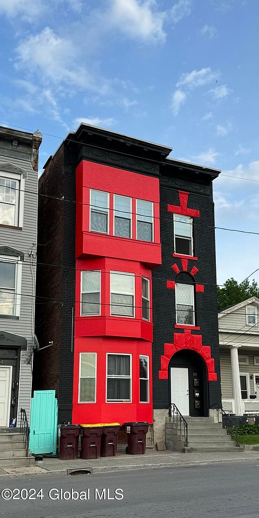 1st image of 322 8th Street