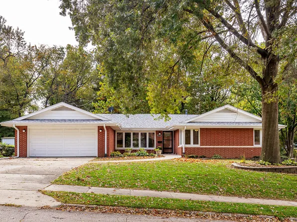 6510 Del Matro Ave, Windsor Heights, IA 50324