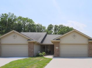 112 Greenview Cir, Council Bluffs, IA 51503