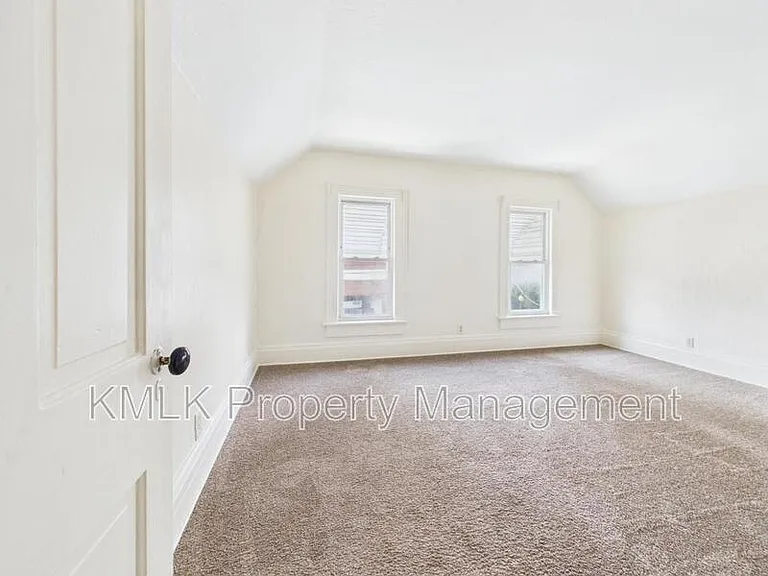 183 N Union St — Photo 28