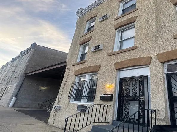 1607 W Dauphin St, Philadelphia, PA 19132