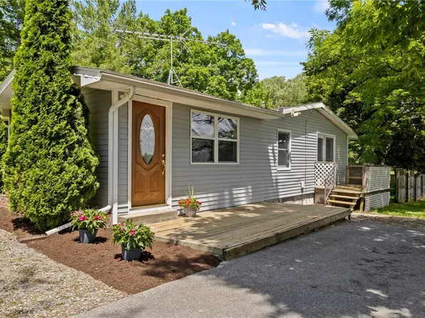 6286 Fisher Hill Rd, Canandaigua, NY 14424