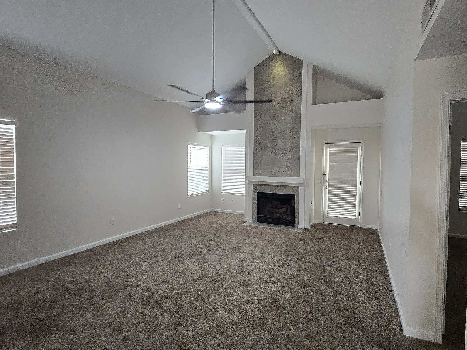 2 bed, 1441 sqft, $1,800 — Photo 4