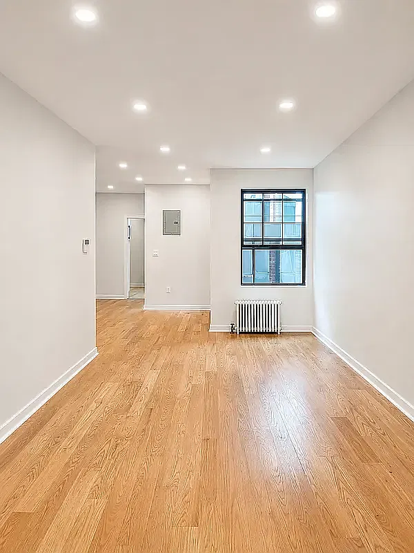41-15 31st Avenue — Photo 3