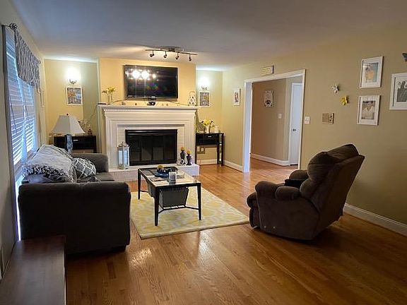 5th image of 410 5th St