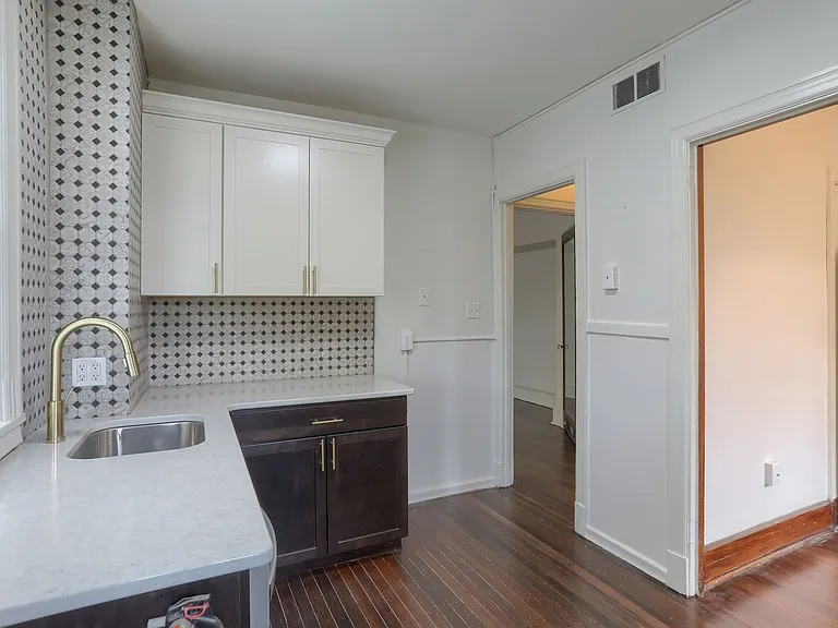 711 N 2nd St — Photo 19
