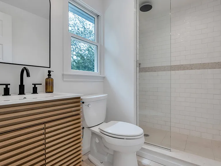 10 Barsdis Ln — Photo 17