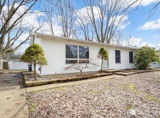 6809 Bluegrass St, Portage, MI 49024