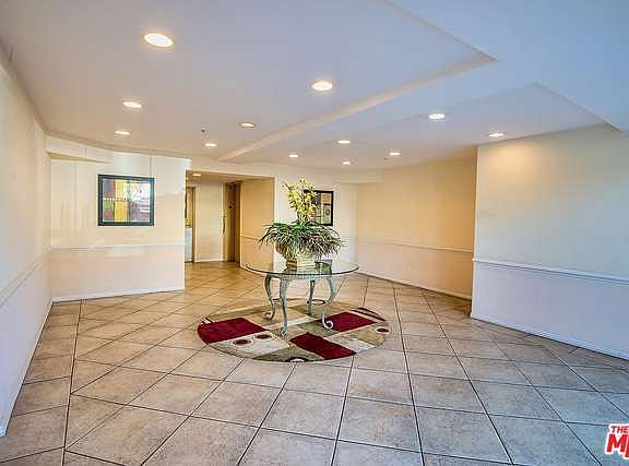 5th image of 10824 Bloomfield St APT 202