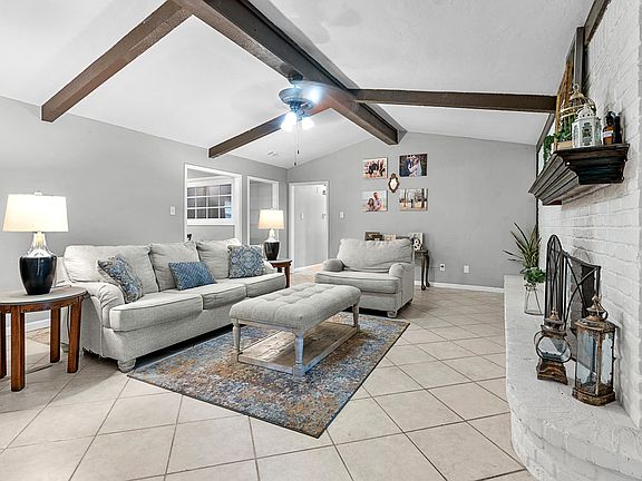 4th image of 3020 Evangeline St