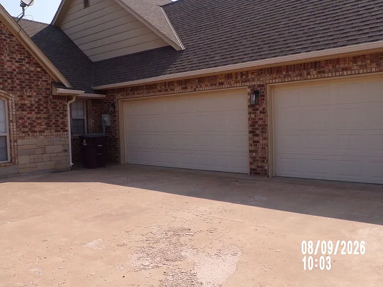 114 NW Sandy Trail Cir — Photo 2