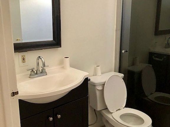 3rd image of 4505 Maplewood Ave #1