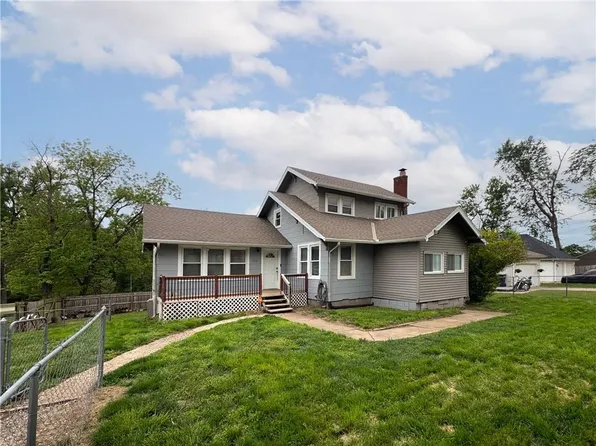 4144 NE Winn Rd, Kansas City, MO 64117