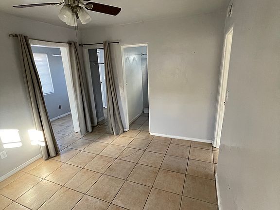 5th image of 3844-48 Florence St #3844