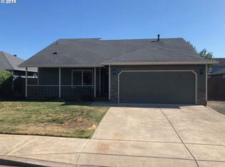 29 Sandalwood Loop, Creswell, OR 97426