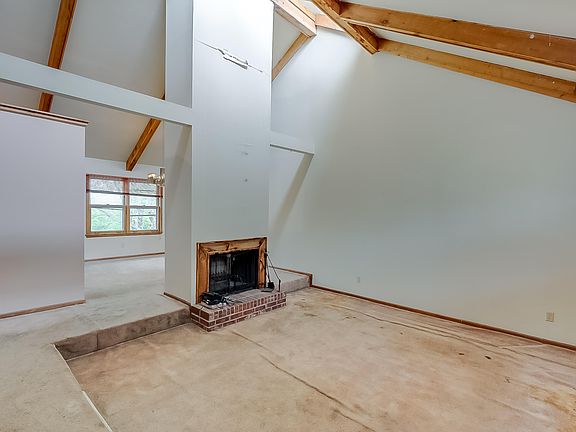 5th image of 3365 Carriage Ln