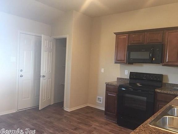 5th image of 1629 Yarrow Dr