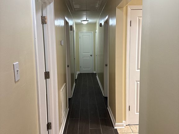 5th image of 1701 Williamsburg Dr