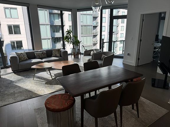 2nd image of 9 Avenue At Port Imperial #815