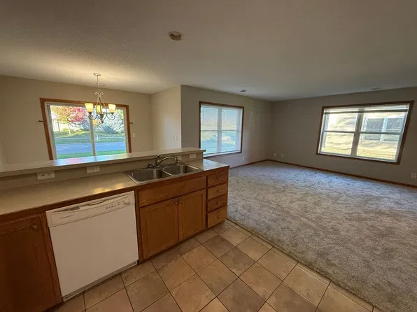 2338 Elianna Dr, Northfield, MN 55057
