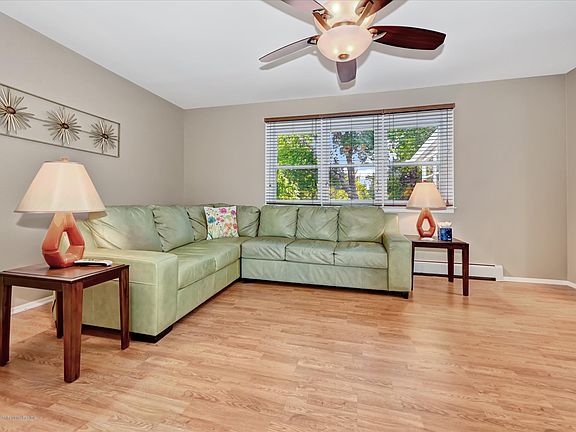 3rd image of 393 Saint Thomas Dr