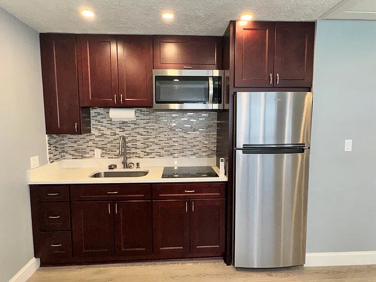 2058 SE Watercrest St — Photo 2